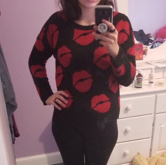 Black sweater with red lips Clearance